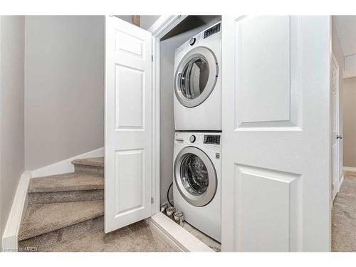 92 Wheat Lane, Kitchener, ON - Indoor Photo Showing Laundry Room