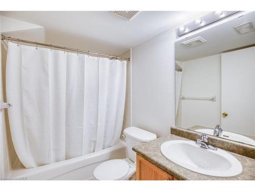 69-86 Joymar Drive, Mississauga, ON - Indoor Photo Showing Bathroom