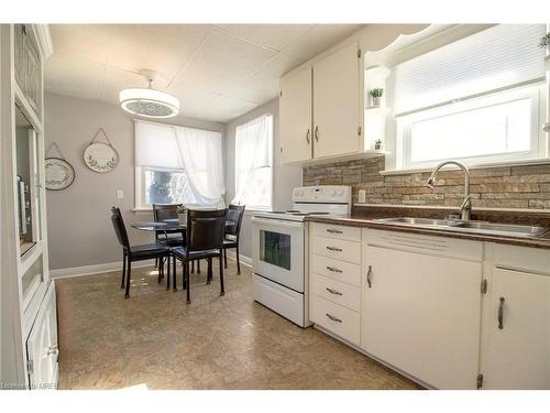 265 Andrew St Street, Shelburne, ON - Indoor Photo Showing Kitchen With Double Sink