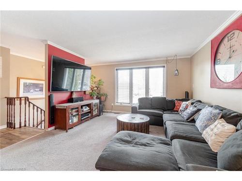 6 Ridgeview Drive, Port Perry, ON - Indoor Photo Showing Living Room