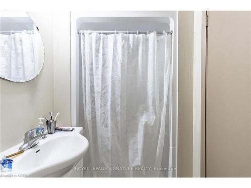506-251 Lester Street, Waterloo, ON - Indoor Photo Showing Bathroom