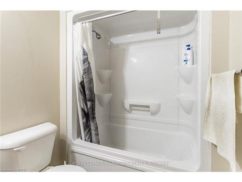 506-251 Lester Street, Waterloo, ON - Indoor Photo Showing Bathroom