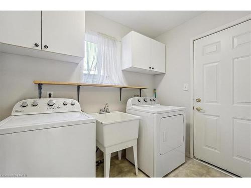 22 Farmstead Crescent, Barrie, ON - Indoor Photo Showing Laundry Room