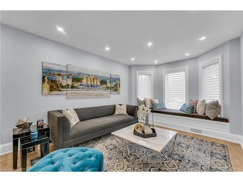 42 River Ridge Road, Barrie, ON - Indoor Photo Showing Living Room