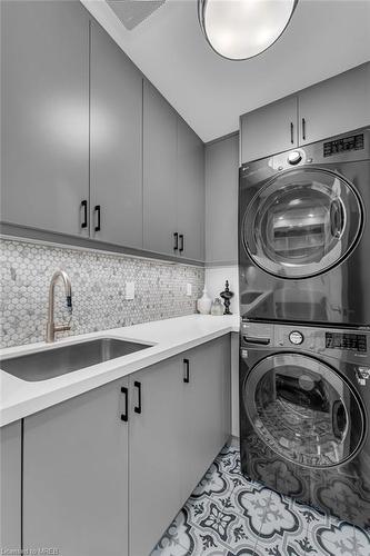 42 River Ridge Road, Barrie, ON - Indoor Photo Showing Laundry Room