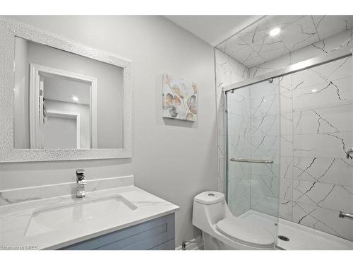 401 Fountain Street S, Cambridge, ON - Indoor Photo Showing Bathroom