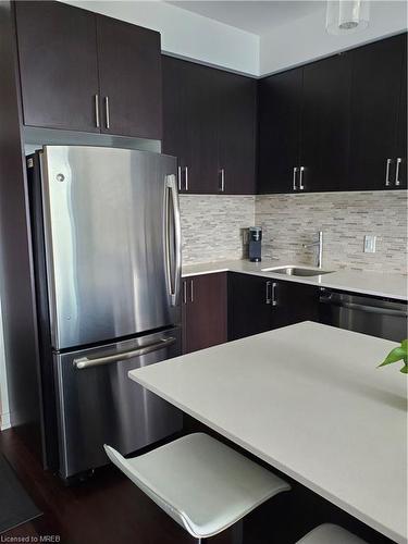 2106-2560 Eglinton Avenue W, Mississauga, ON - Indoor Photo Showing Kitchen With Upgraded Kitchen