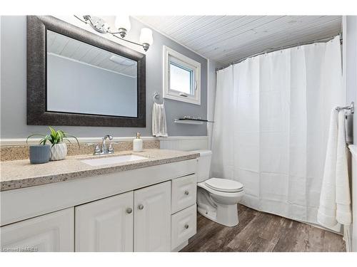 108 Nelson Street E, Port Dover, ON - Indoor Photo Showing Bathroom