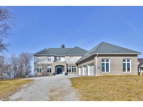 2581 N Service Road, Lincoln, ON 