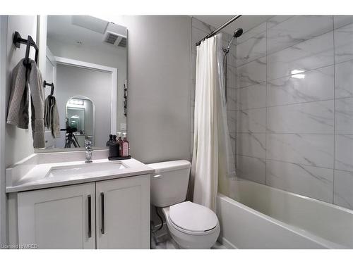 1406-15 Queen Street S, Hamilton, ON - Indoor Photo Showing Bathroom