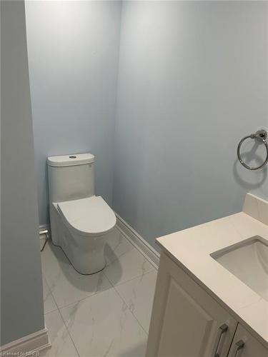 Lower-5930 Ridgecrest Crescent, Mississauga, ON - Indoor Photo Showing Bathroom