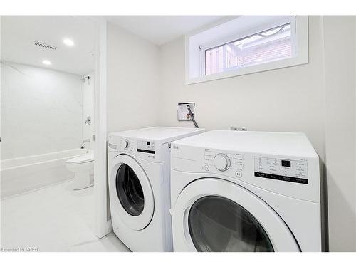 81 West 25Th Street, Hamilton, ON - Indoor Photo Showing Laundry Room