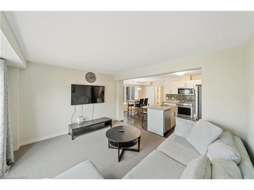 9569 Tallgrass Avenue, Niagara Falls, ON - Indoor Photo Showing Living Room