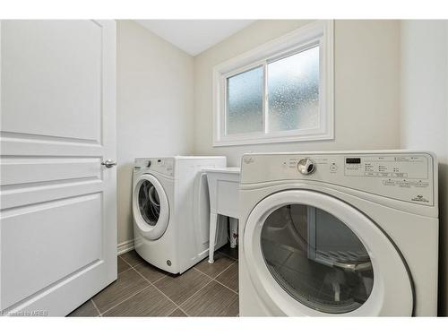 9569 Tallgrass Avenue, Niagara Falls, ON - Indoor Photo Showing Laundry Room