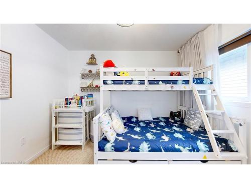 24 Tidemore Heights, Hamilton, ON - Indoor Photo Showing Bedroom