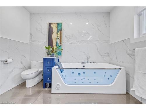 107 Kennedy Avenue, Hamilton, ON - Indoor Photo Showing Bathroom