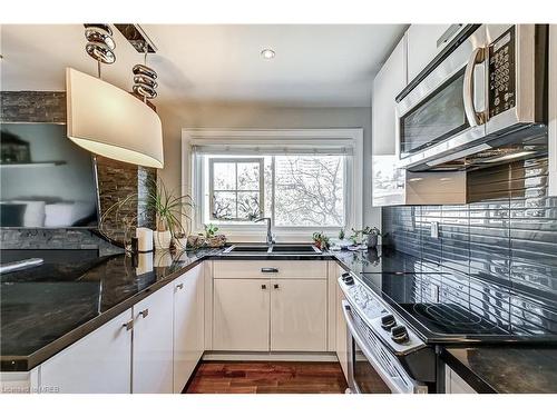 3467 Burningoak Crescent, Peel, ON - Indoor Photo Showing Kitchen With Double Sink