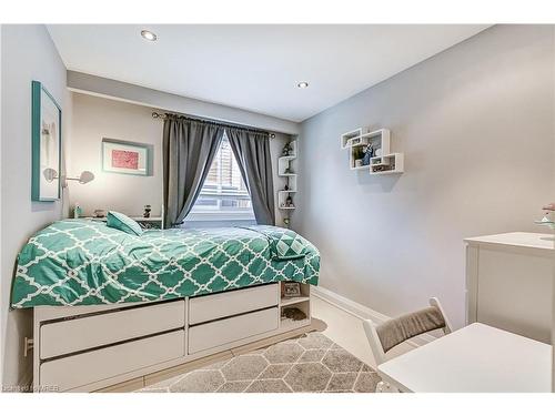 3467 Burningoak Crescent, Peel, ON - Indoor Photo Showing Bedroom
