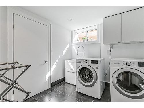 3467 Burningoak Crescent, Peel, ON - Indoor Photo Showing Laundry Room