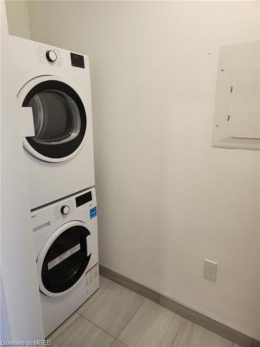 1705-15 Wellington Street S, Kitchener, ON - Indoor Photo Showing Laundry Room