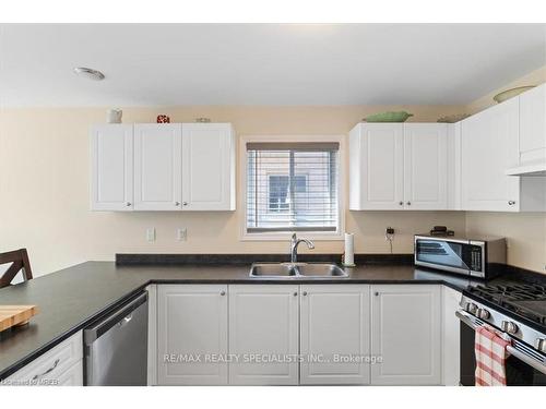 39 Lords Drive, Hastings, ON - Indoor Photo Showing Kitchen With Double Sink
