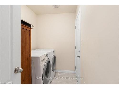 39 Lords Drive, Hastings, ON - Indoor Photo Showing Laundry Room