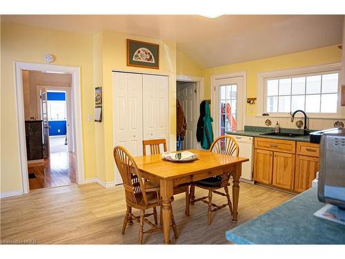 8546 Appleby Line, Milton, ON - Indoor Photo Showing Dining Room