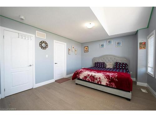 44 Mullholland Avenue, Cambridge, ON - Indoor Photo Showing Bedroom