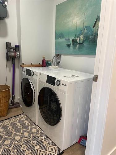 204-19B West Street, Kawartha Lakes, ON - Indoor Photo Showing Laundry Room