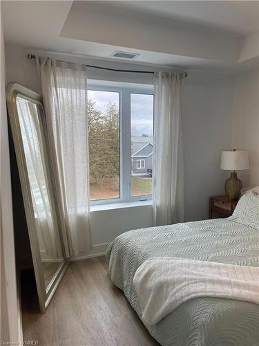 204-19B West Street, Kawartha Lakes, ON - Indoor Photo Showing Bedroom