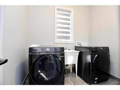 108 Rugman Crescent, Springwater, ON - Indoor Photo Showing Laundry Room