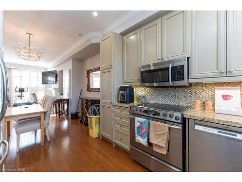 Upper-2014 Lushes Avenue, Mississauga, ON - Indoor Photo Showing Kitchen With Stainless Steel Kitchen With Upgraded Kitchen