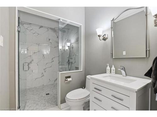 2 12Th Street, Grimsby, ON - Indoor Photo Showing Bathroom