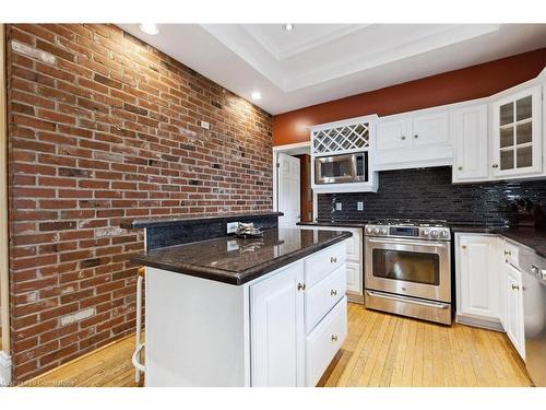 2 12Th Street, Grimsby, ON - Indoor Photo Showing Kitchen With Upgraded Kitchen