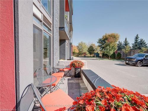 C213-5260 Dundas Street, Burlington, ON - Outdoor