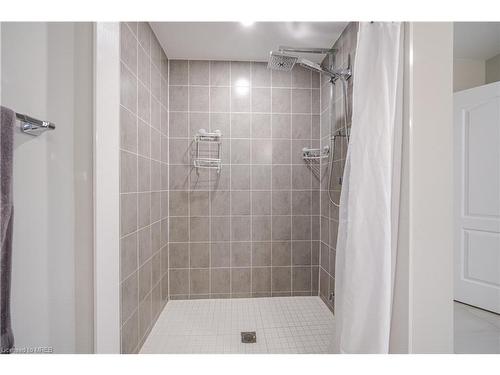 11 Homestead Way, Thorold, ON - Indoor Photo Showing Bathroom