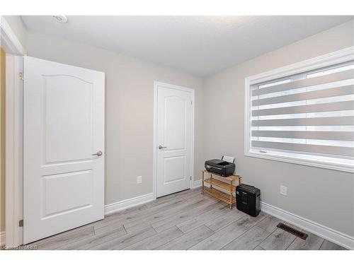 11 Homestead Way, Thorold, ON - Indoor Photo Showing Other Room