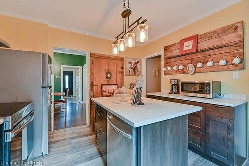 4755 River Road, Niagara Falls, ON - Indoor Photo Showing Kitchen