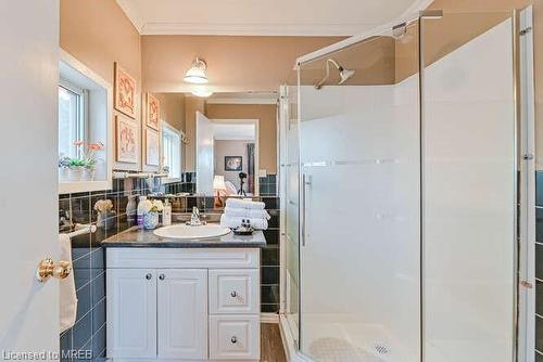4755 River Road, Niagara Falls, ON - Indoor Photo Showing Bathroom