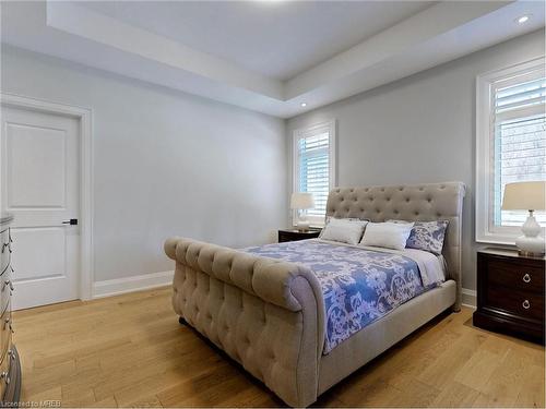 300 Shanty Bay Road, Barrie, ON - Indoor Photo Showing Bedroom