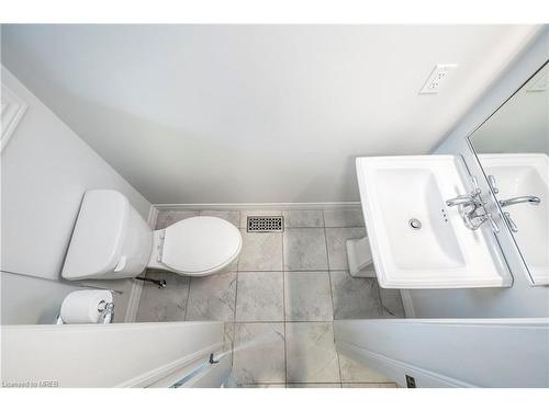 20 Farley Lane Lane, Hamilton, ON - Indoor Photo Showing Bathroom