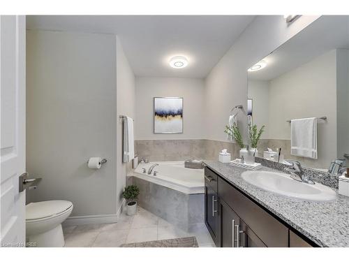 20 Farley Lane Lane, Hamilton, ON - Indoor Photo Showing Bathroom