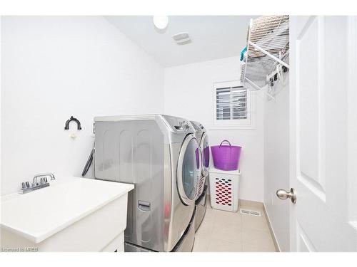 4444 Saw Mill Drive, Niagara Falls, ON - Indoor Photo Showing Laundry Room