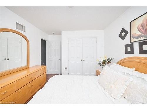 4444 Saw Mill Drive, Niagara Falls, ON - Indoor Photo Showing Bedroom