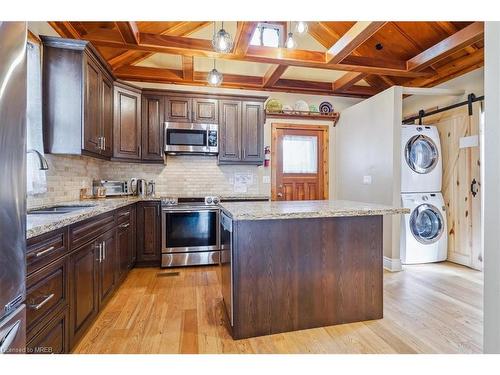 6311 Barker Street, Niagara Falls, ON - Indoor Photo Showing Kitchen