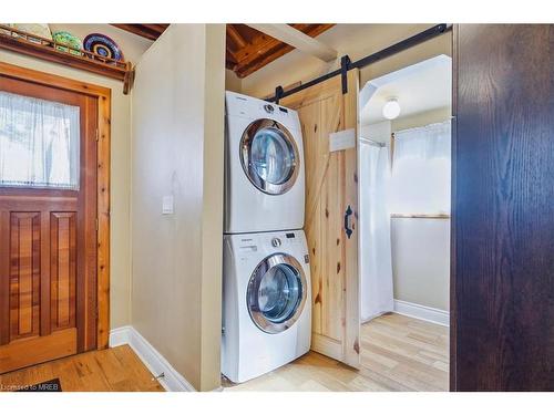 6311 Barker Street, Niagara Falls, ON - Indoor Photo Showing Laundry Room