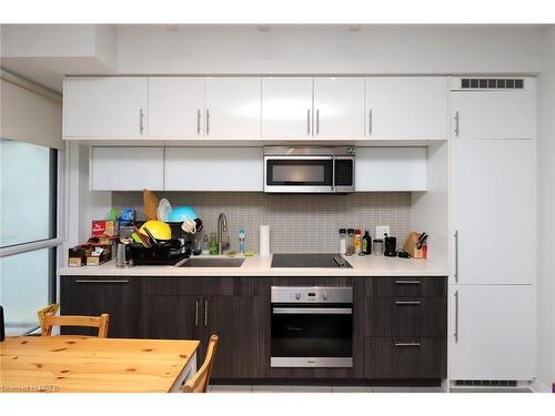 1610-8 Mercer Street, Toronto, ON - Indoor Photo Showing Kitchen With Upgraded Kitchen