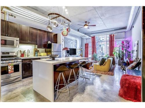 303-261 King Street E, Toronto, ON - Indoor Photo Showing Kitchen