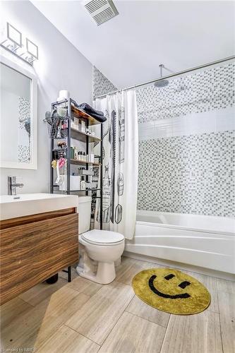 303-261 King Street E, Toronto, ON - Indoor Photo Showing Bathroom