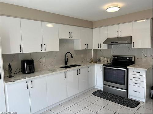 107 Michigan Avenue, Brampton, ON - Indoor Photo Showing Kitchen With Double Sink